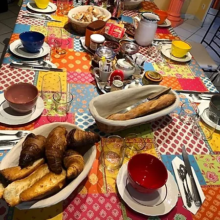 Table D'hotes Carpe Diem Nocleg ze śniadaniem Villeneuve-la-Rivière